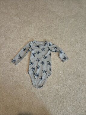 Baby Floral Long-Sleeve One-Piece Bodysuit in Light Blue